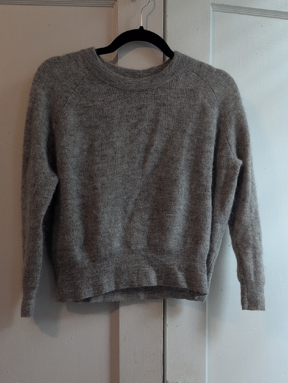 Soft Heathered Crewneck Cropped Sweater - Gray